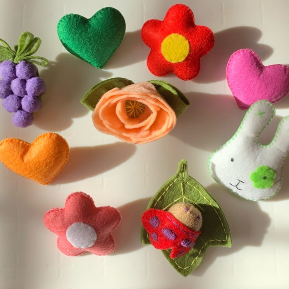 Handmade Heart/Flower/Grape/Rabbit Felt Pin/brooch NWOT - Picture 2 of 12